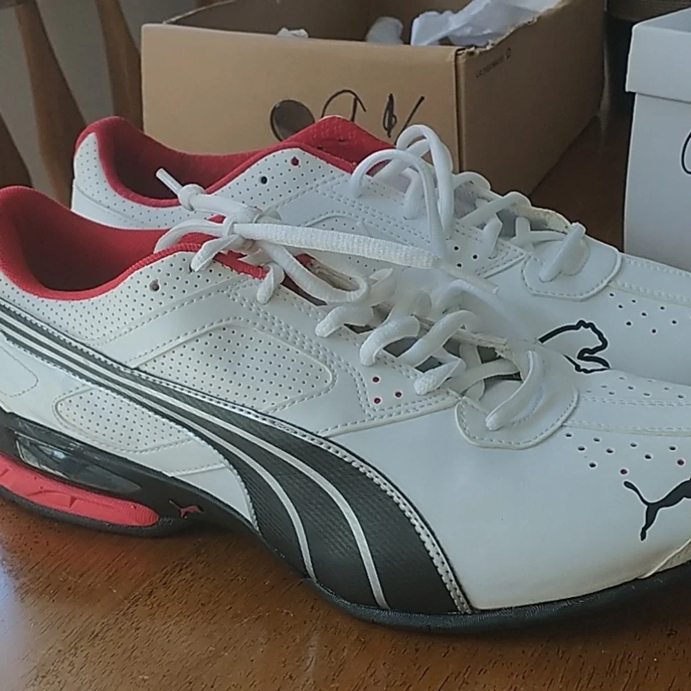 Puma - Picture 4 of 4